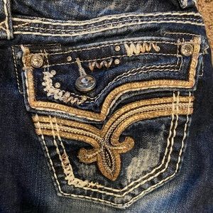 25 Rock Revival Kai Straight Jeans